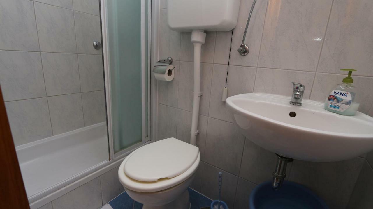 Dinka Guesthouse Makarska Exterior photo