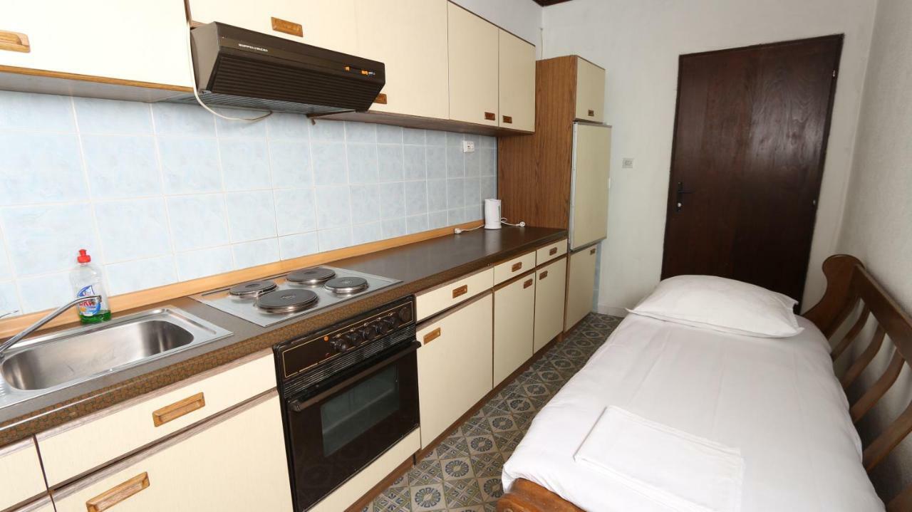 Dinka Guesthouse Makarska Exterior photo